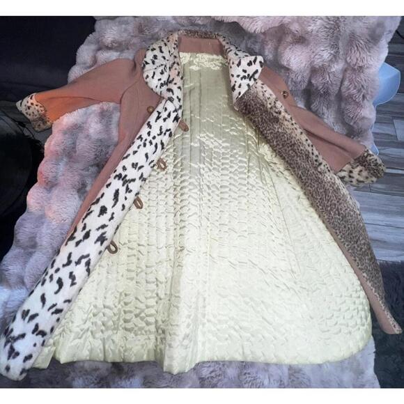 Chic Vintage Glamour: 1960s Camel Coat with Faux Leopard Fur Trim, S/M - Picture 11 of 15